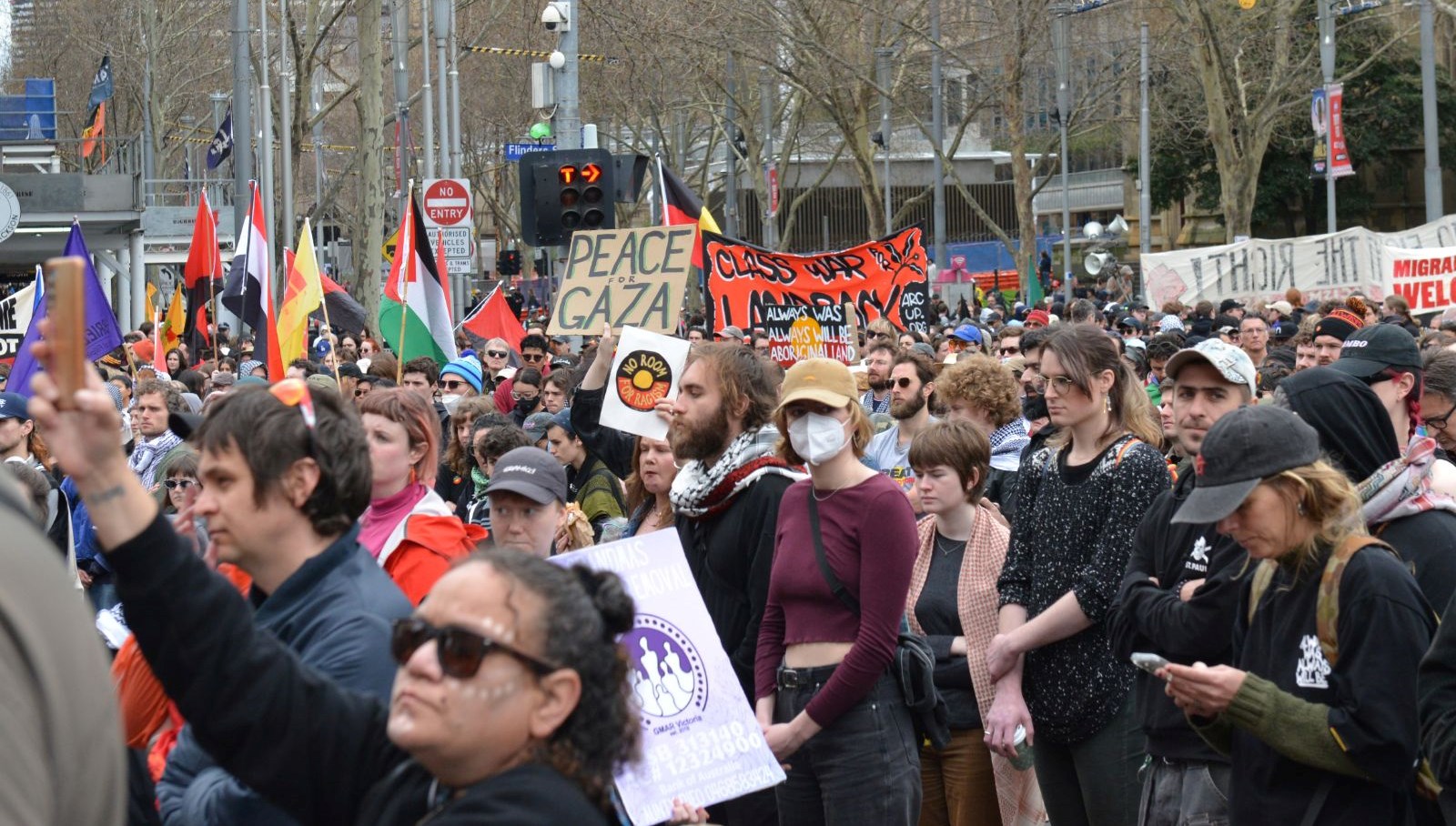 avustralyada on binler bir kez daha gazze icin yurudu 8HwGxkCe