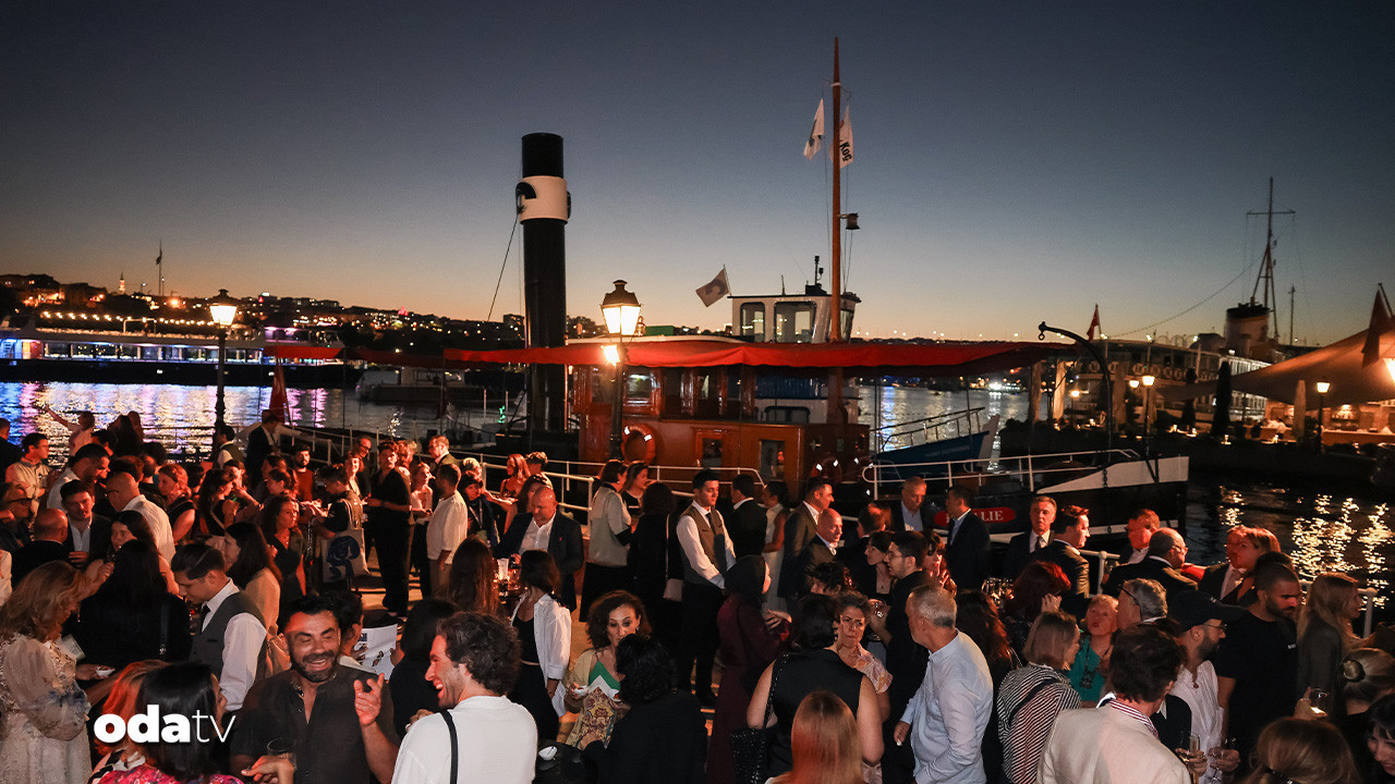 istanbul bienali basladi uc yila yayilacak EUdiG5PS