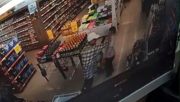 market sirasindaki vicdansiz otizmli cocuga vurup yere dusurdu pvcO7XCl