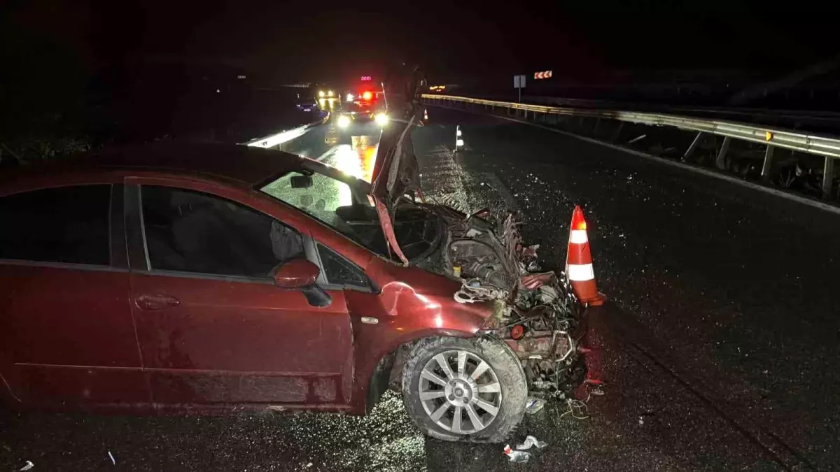 duzcede otomobil bariyerlere carpti 1 yarali S87S5lP4.jpg