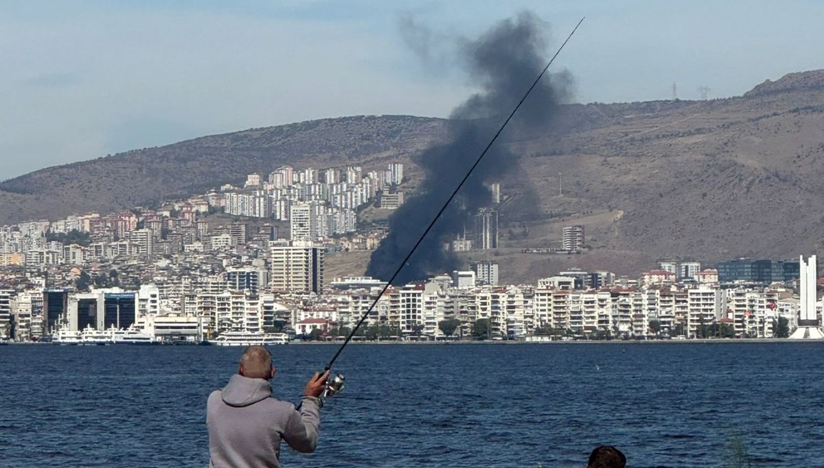 izmirde insaat atiklarindan yangin cikti OYySRjcZ.jpg