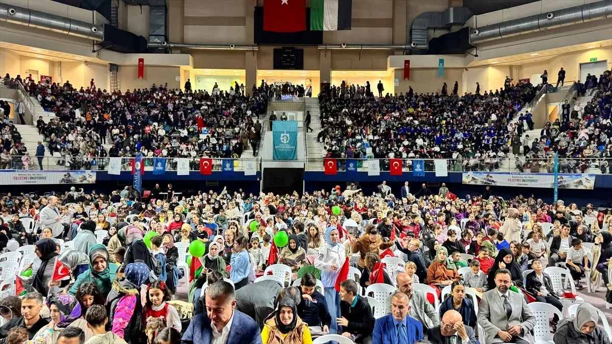 kocaelide 4 bin 500 ebeveyn ayni anda cocuklarina filistin konulu kitap okudu Z2Q4EBmb