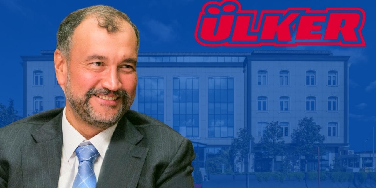 murat ulker anamin evinde oturuyorum cjace98M.jpg