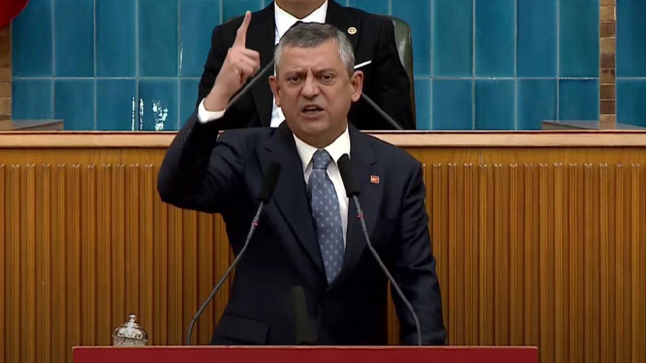 Özgür Özel CHP Grup Toplantısı’nda: Erdoğan’ı, Bahçeli’yi ve yandaş medyayı bombaladı ozgur ozel chp grup toplantisinda erdogani bahceliyi ve yandas medyayi bombaladi IUSV3D5C.jpg