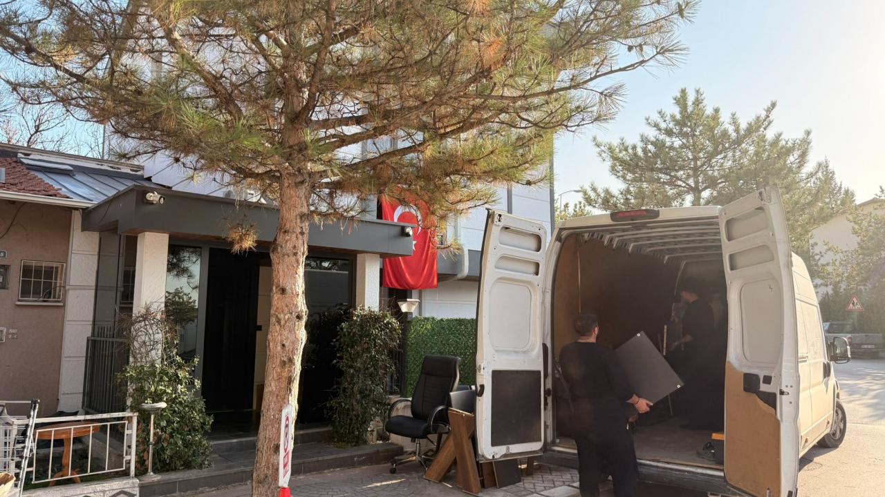 kemal kilicdaroglu ofisini bosaltti ilW3dRDs.jpg