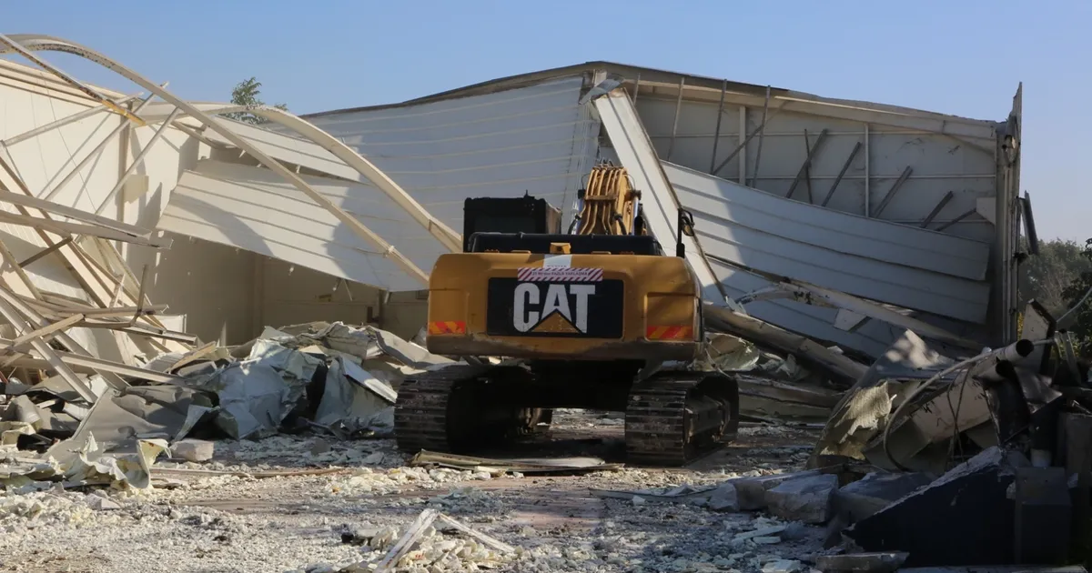 niluferde imara aykiri iki yapi yikildi KPPG8IeY.webp