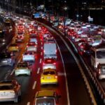 istanbulda-yollar-kilitlendi-trafik-yogunlugu-yuzde-90-q6pVxM21.jpg