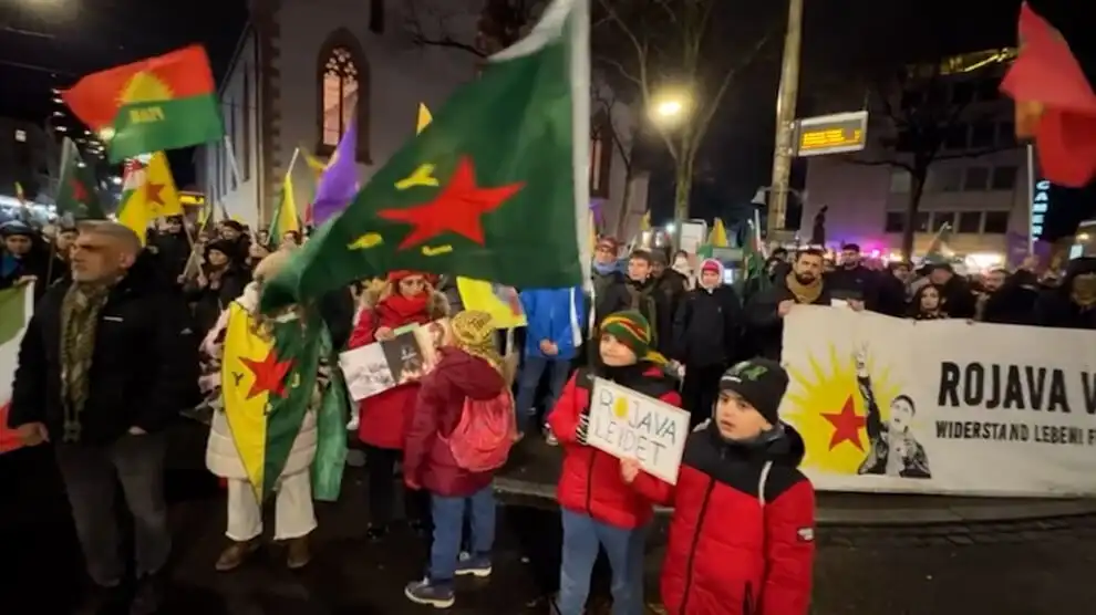cenevreden-badene-binlerce-kisi-rojava-icin-sokaklarda-aZ4Jrt5A.webp
