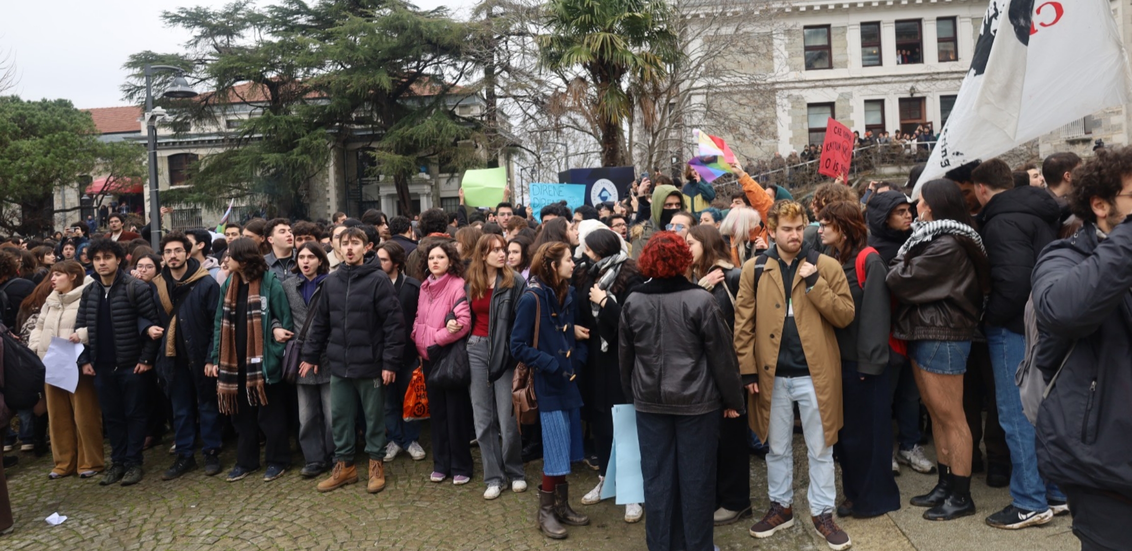 bogazici-universitesi-ogrencileri-eylemde-kayyimi-kabul-etmiyoruz-politika-haber-HWqlYUZT.jpg
