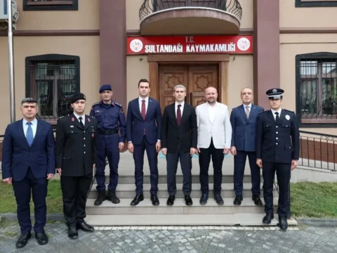 Afyonkarahisar’da Kiraz Üreticilerine Sinek Tuzakları Dağıtıldı