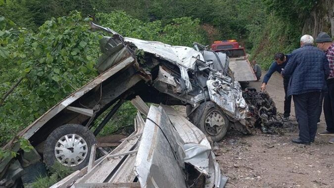 Uçurumdan Düşen Kamyonetin Yanındaki Şahit, Kazanın Detaylarını Anlattı