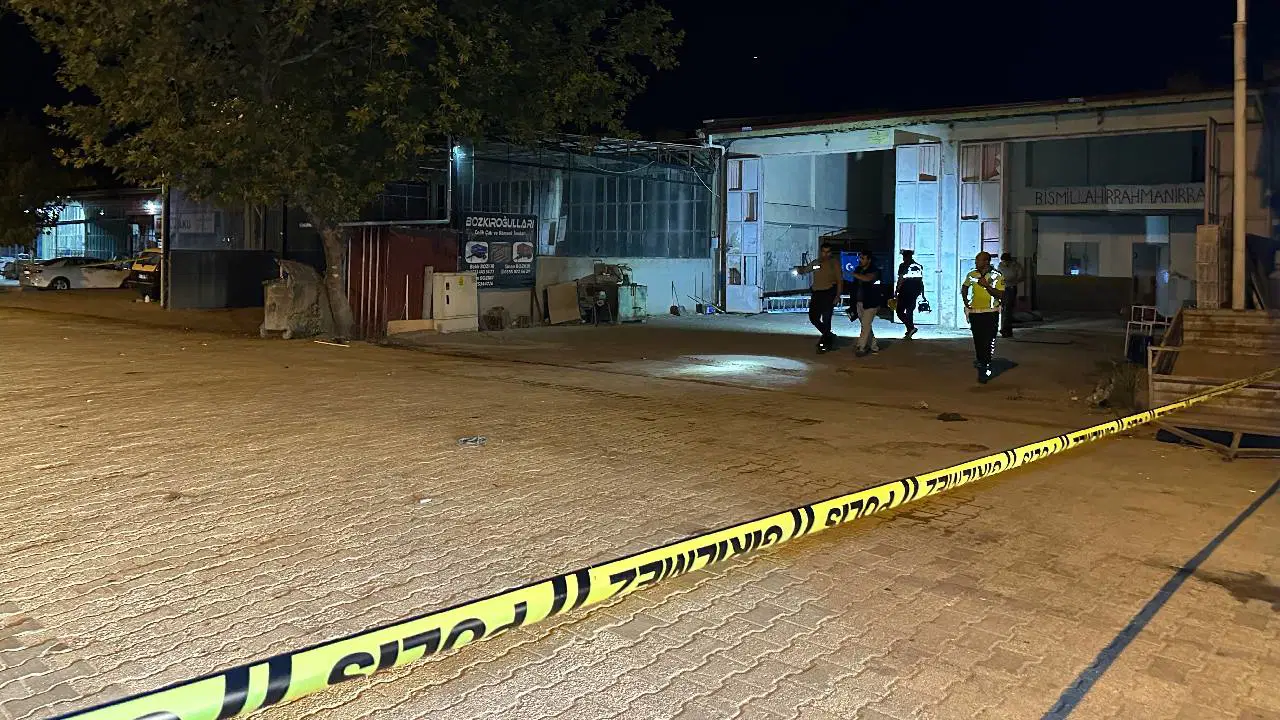 Usakta esnaflar arasinda cikan tartisma kanli bitti 13 yarali ktmOLlHN
